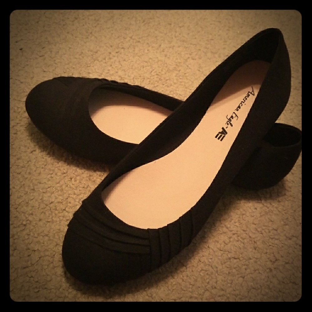 NWOT Black Flats